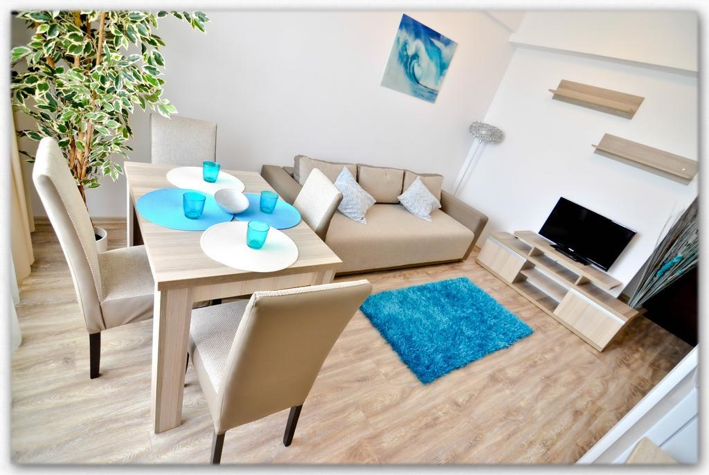 Summerland Luxury Studios By The Sea 마마이아 객실 사진